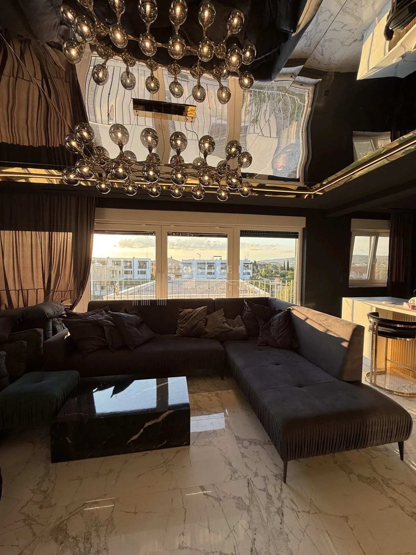 ekskluzivan penthouse- drugi red od plaže - slika 13