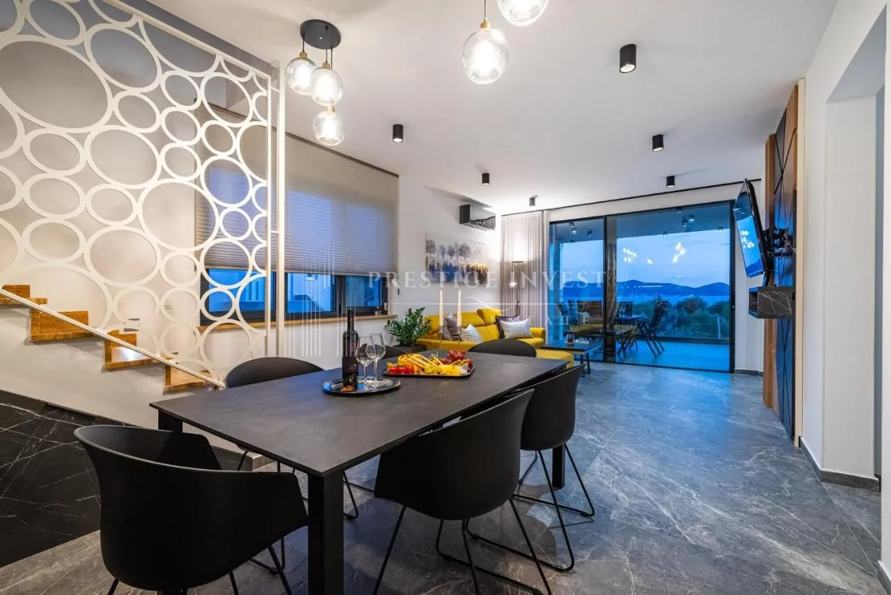 luksuzan penthouse s krovnom terasom-230m2- drugi red uz more - slika 20