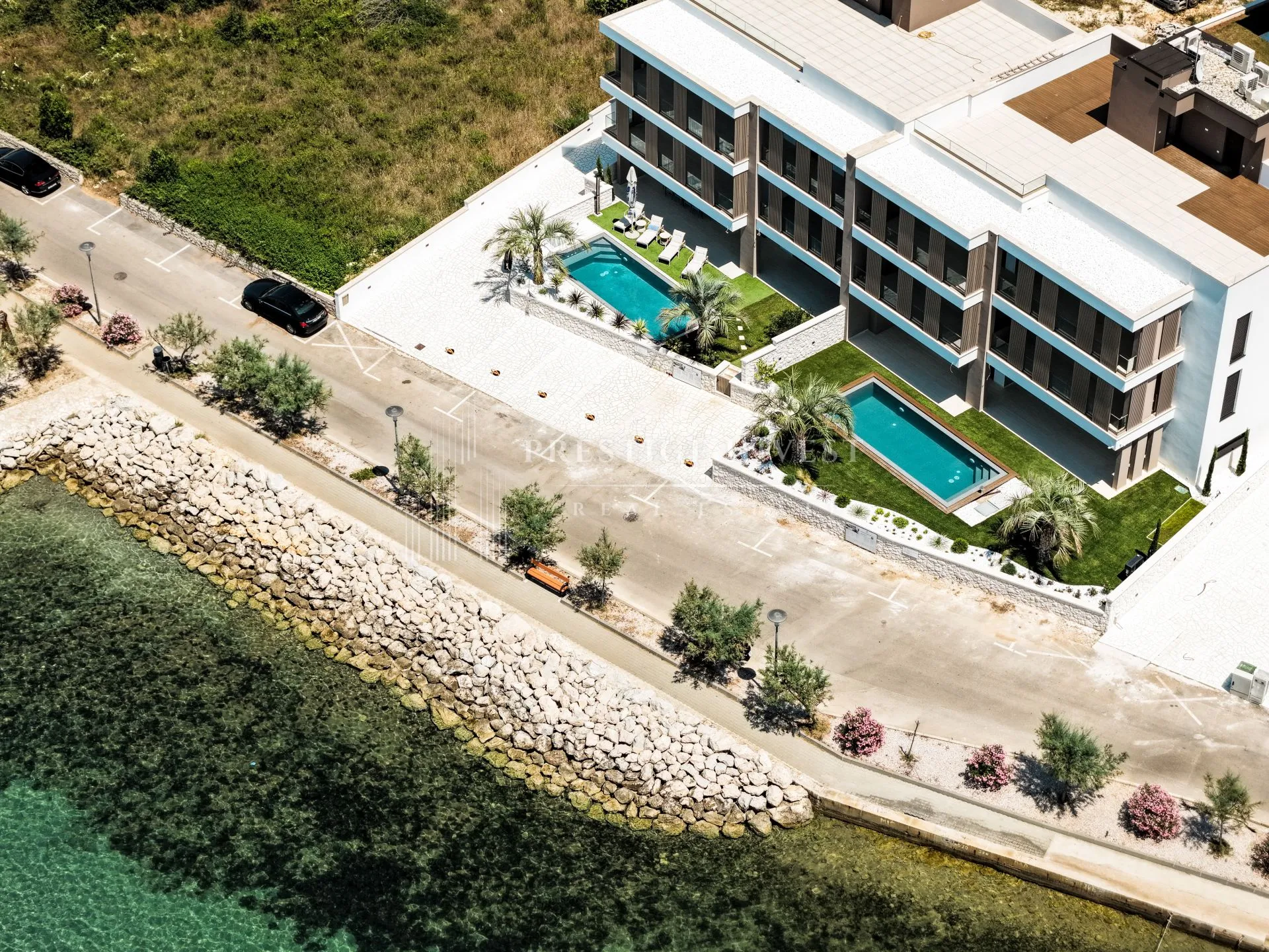 penthouse s privatnim liftom i krovnom terasom- prvi red - slika 35