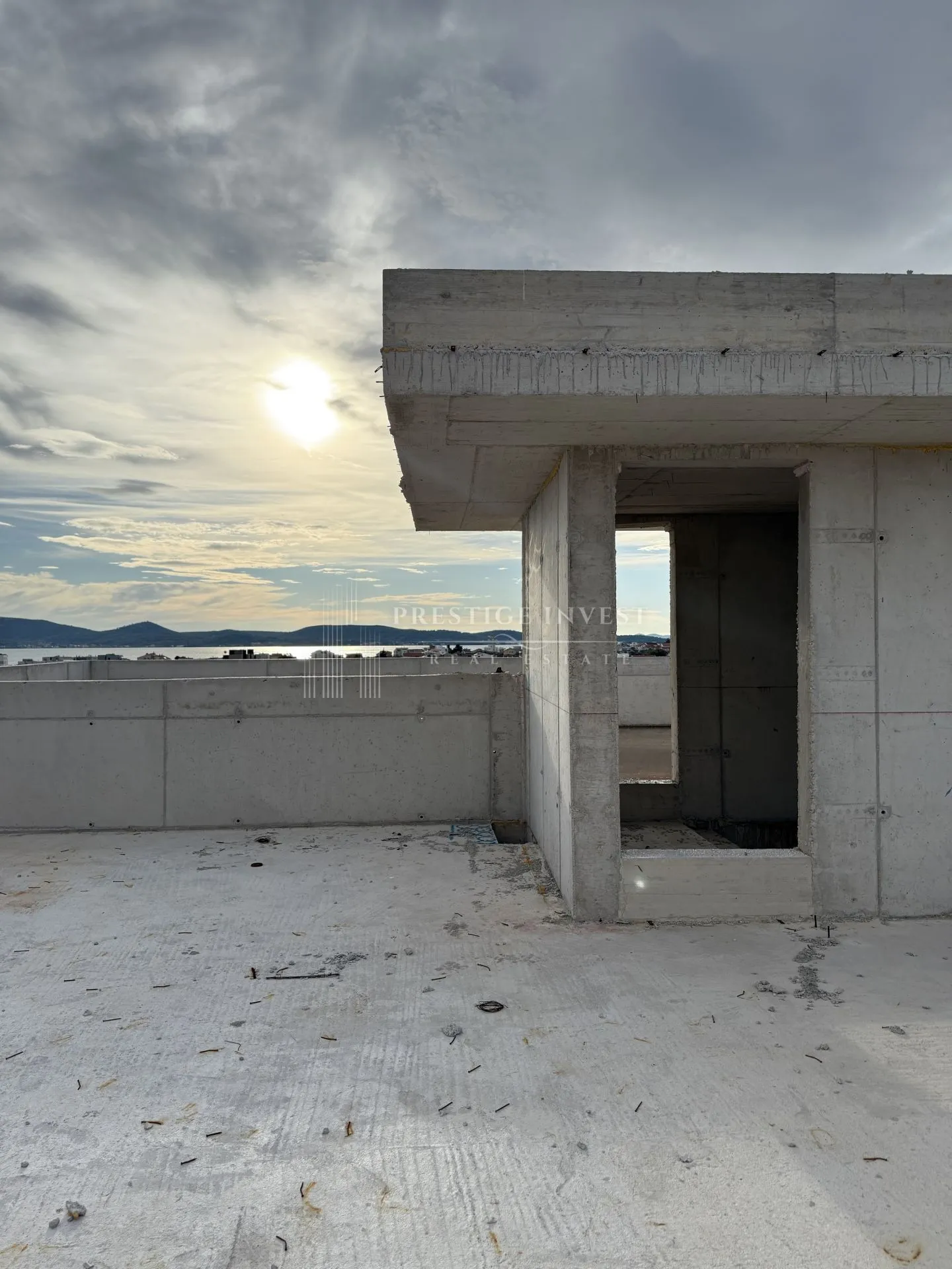 SUKOŠAN NOVOGRADNJA- 3-sobni penthouse s krovnom terasom- S6