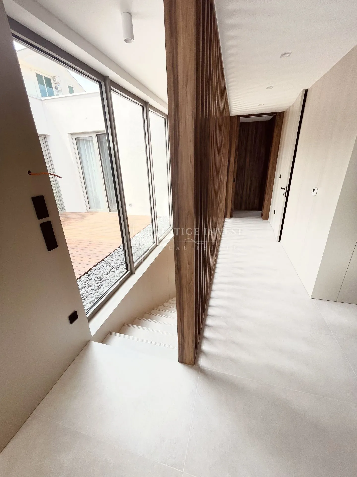 rogoznica- centar- luksuzan namješten penthouse - slika 63