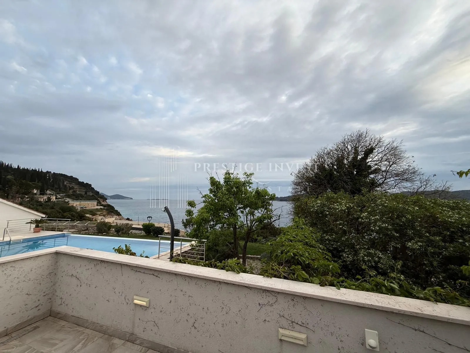 dubrovnik- prvi red uz more- jedinstvena prilika - slika 5