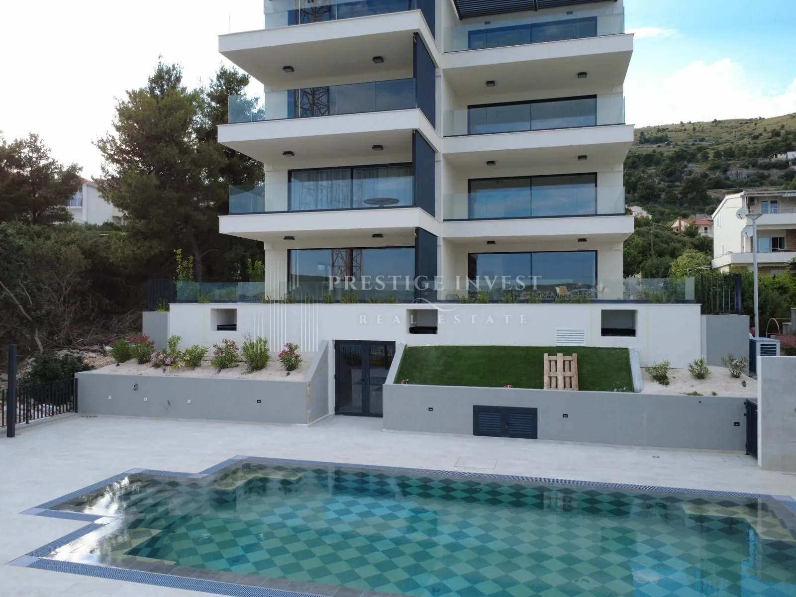 luksuzni apartman anne – prvi red do mora - trogir - slika 2