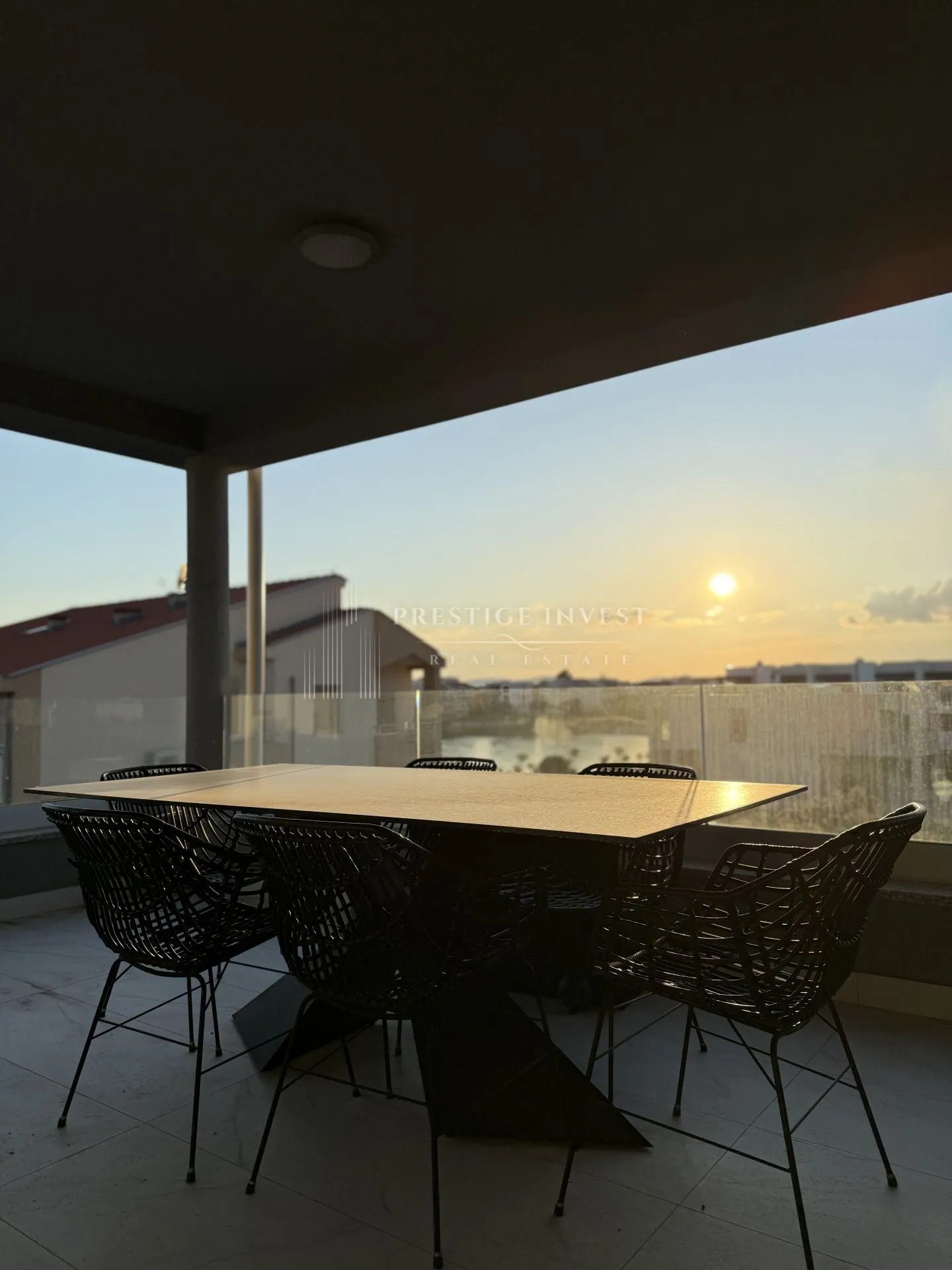 ekskluzivan penthouse- drugi red od plaže - slika 11