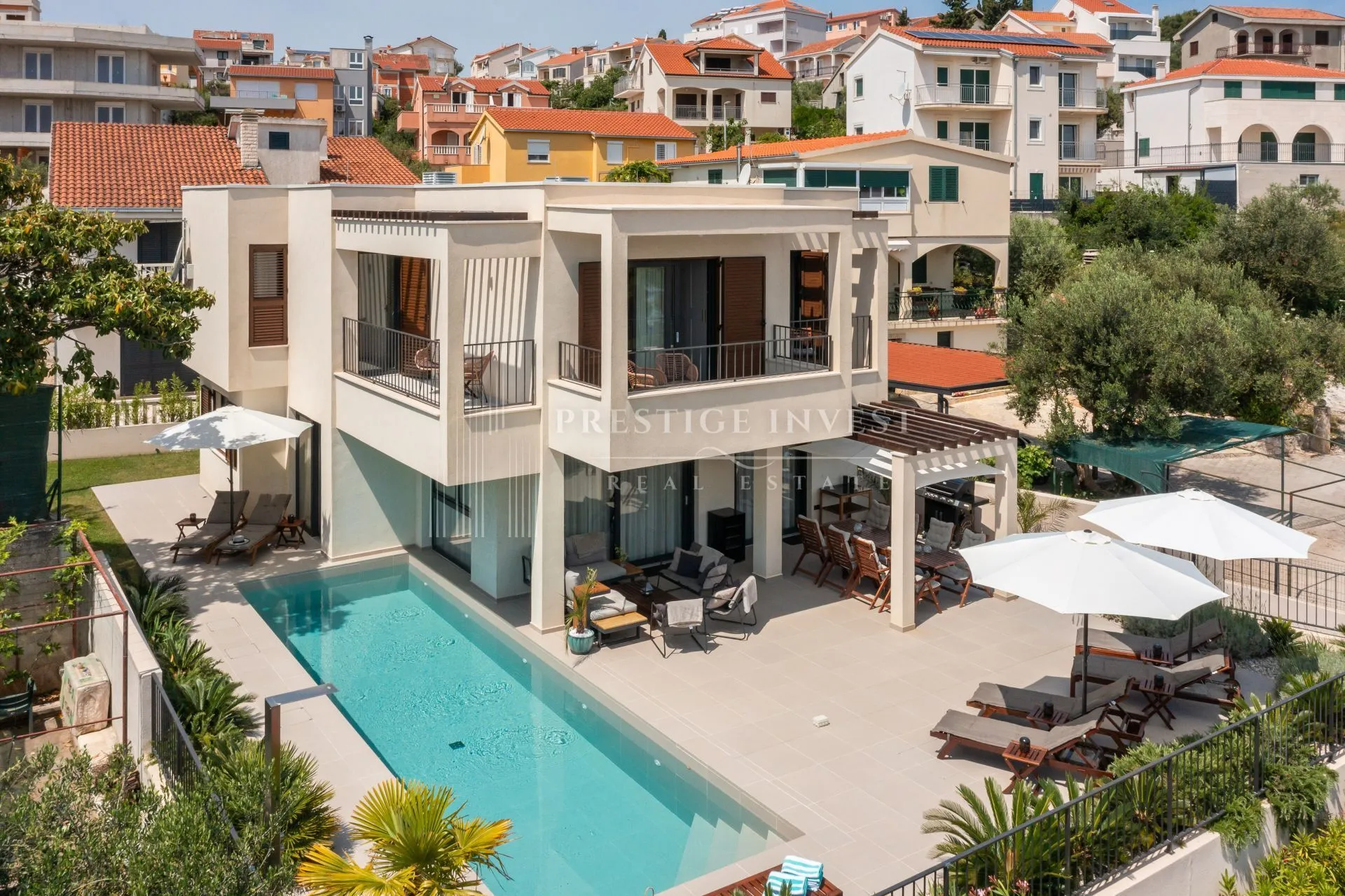 luksuzna vila 2. red uz pješćanu plažu - slika 2
