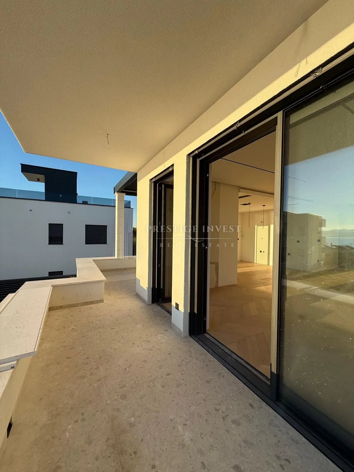 zadar- luksuzan penthouse s pogledom na more- blizina plaže - slika 39