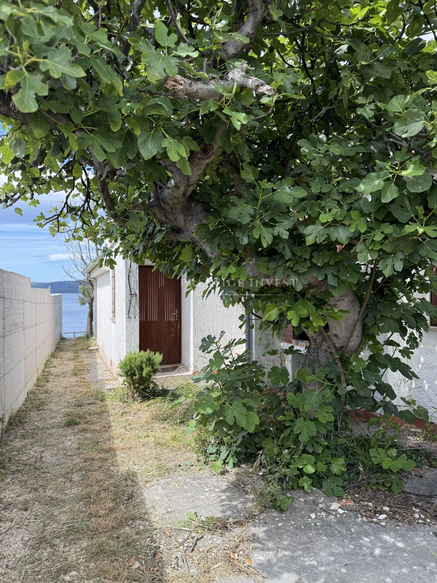 prilika- prvi red uz more- kuća 480m2 - slika 21
