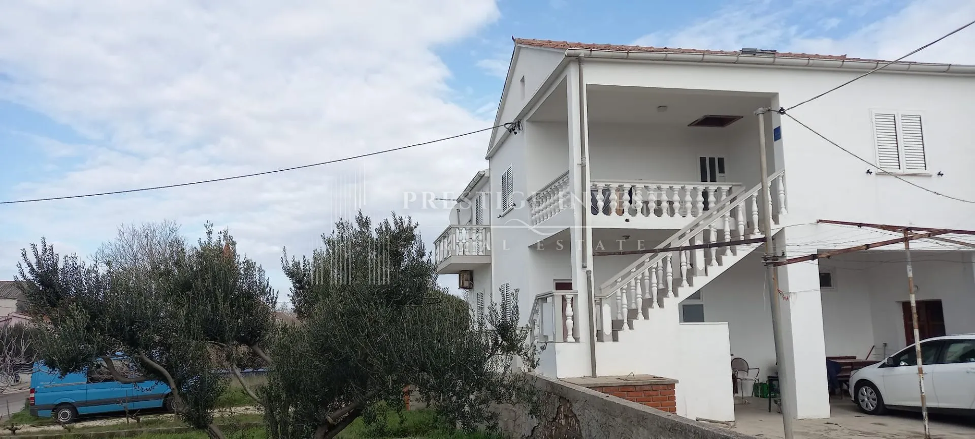 VRSI-PRILIKA-kuća u centru mjesta