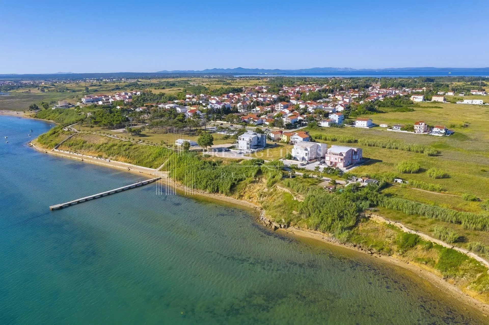 privlaka -građevinsko zemljište pravilnog oblika- idealno za investiciju - slika 2