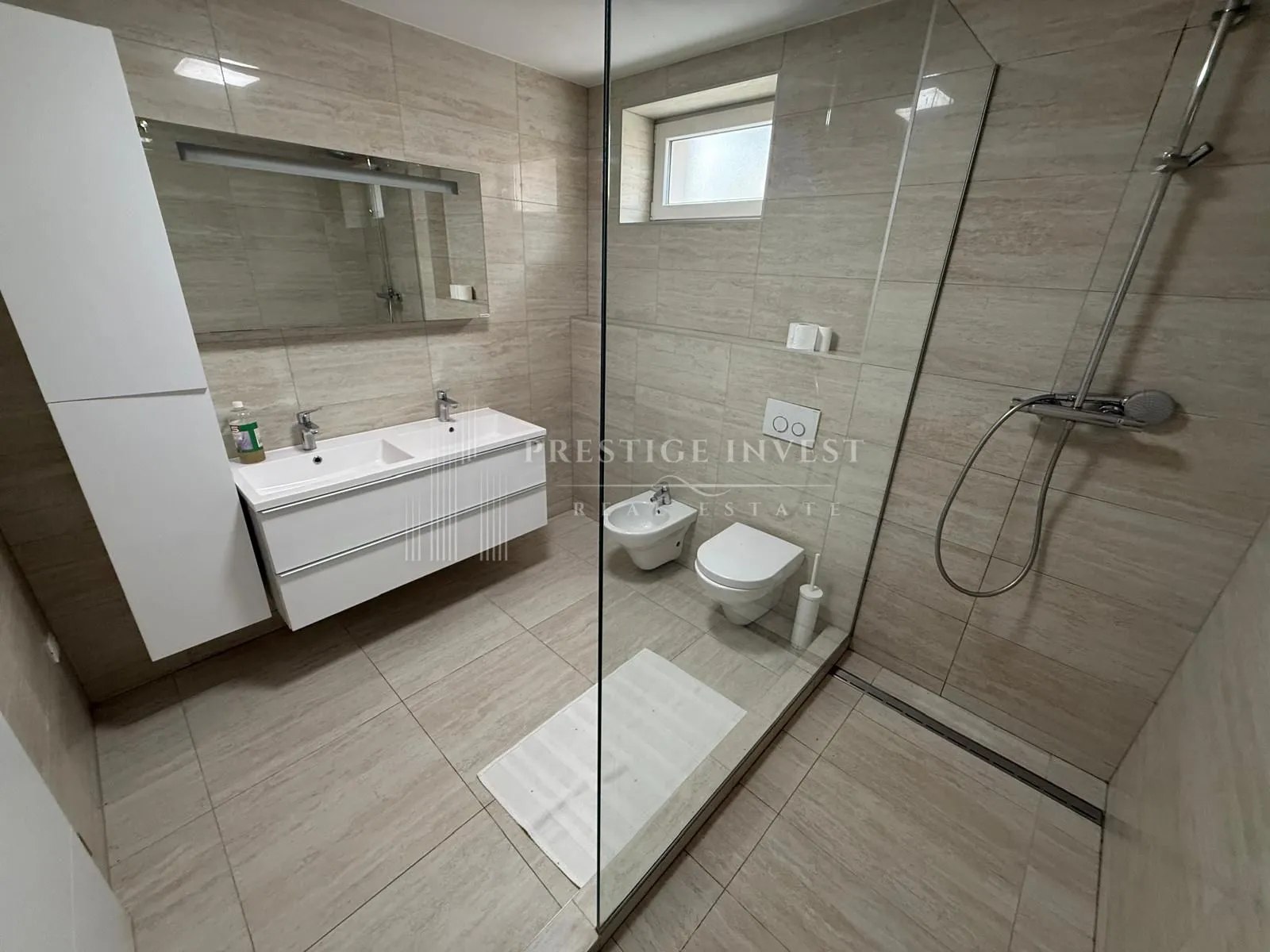 kuća s 3 stana - prvi red uz more - 580m2 - slika 56