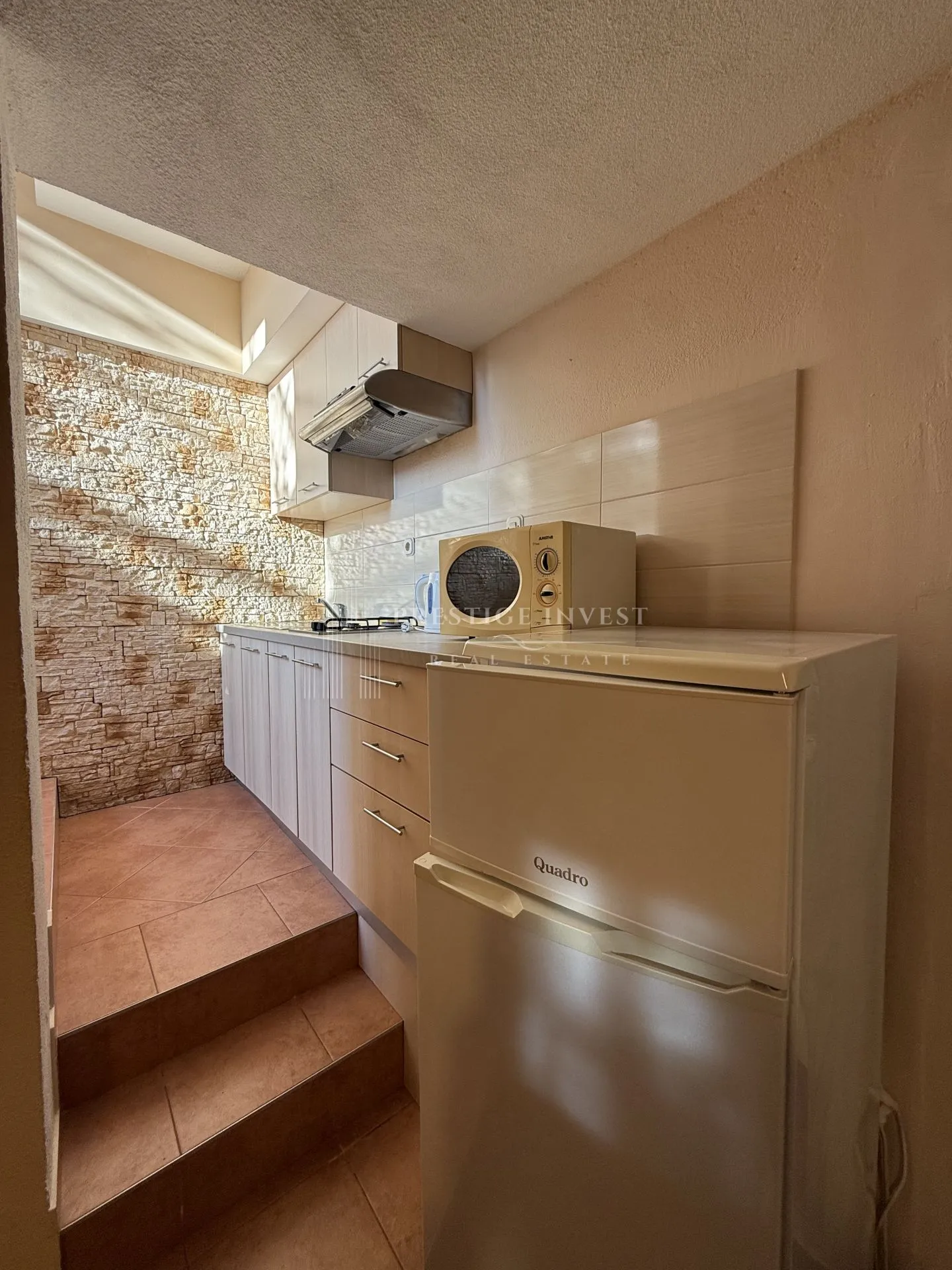 sukošan- apartmanska kuća -1900m2- 150m od plaže - slika 10