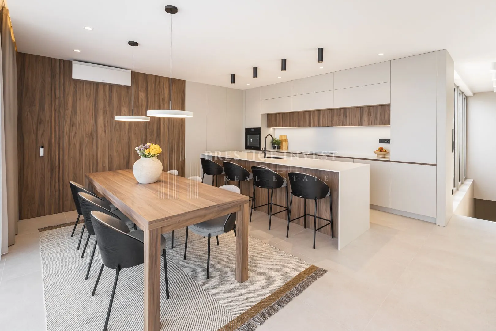 rogoznica- centar- luksuzan namješten penthouse - slika 10