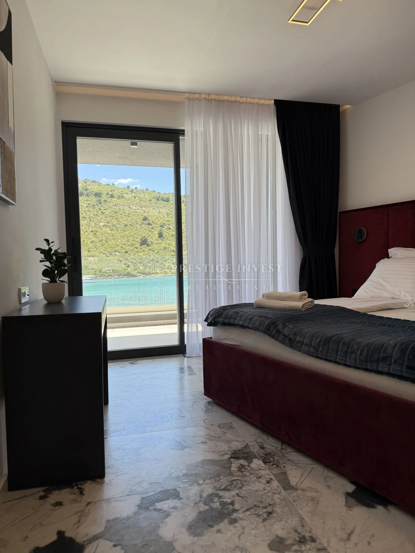 rogoznica- prvi red uz more- luksuzna vila s bazenom - slika 55