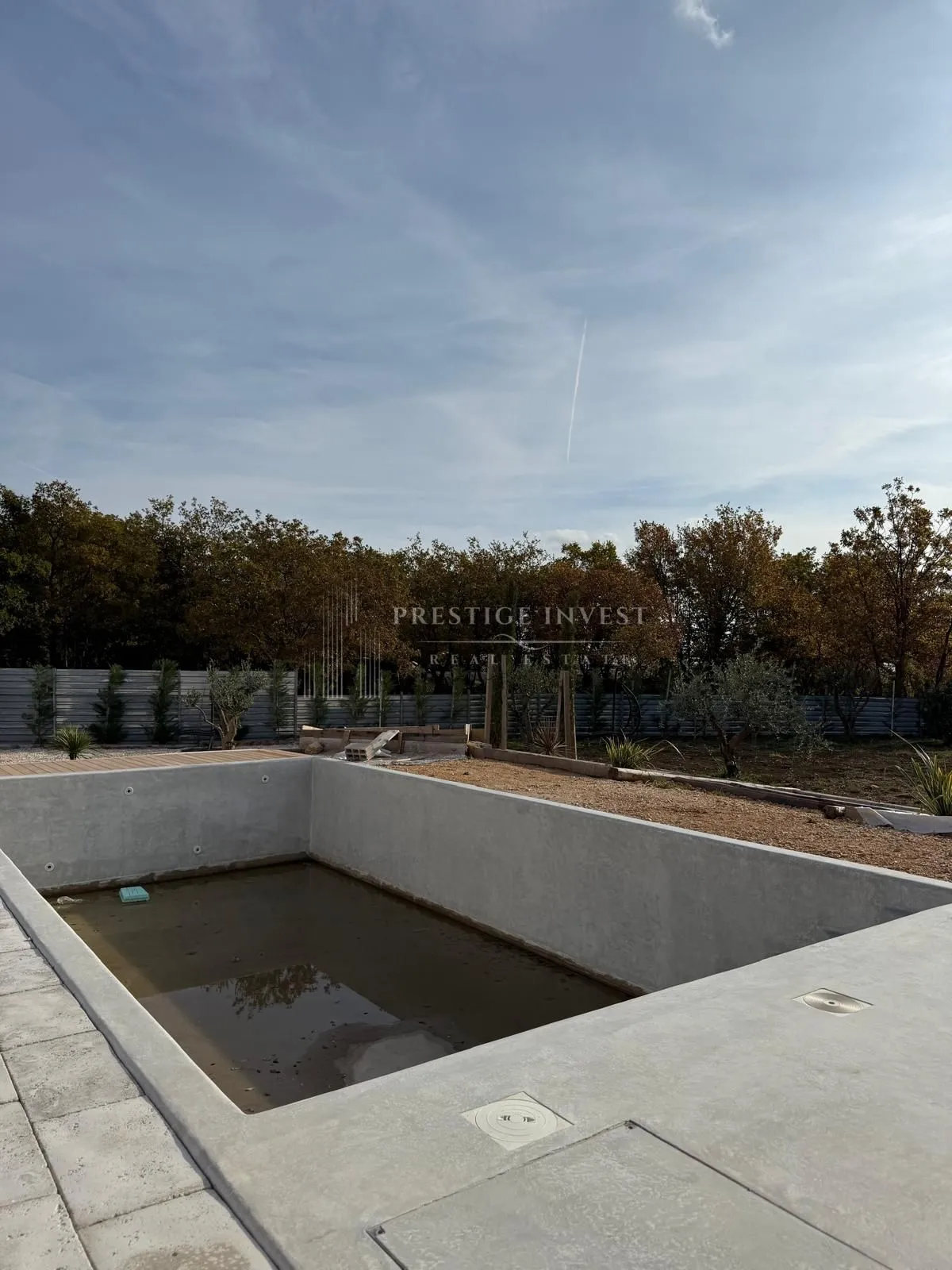 luksuzna prizemnica s 2550m2 okućnice i bazenom - slika 53