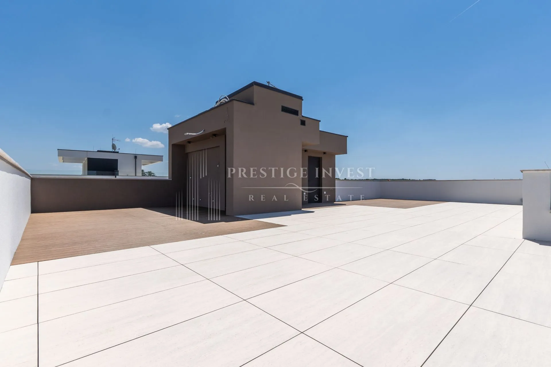 penthouse s privatnim liftom i krovnom terasom- prvi red - slika 29