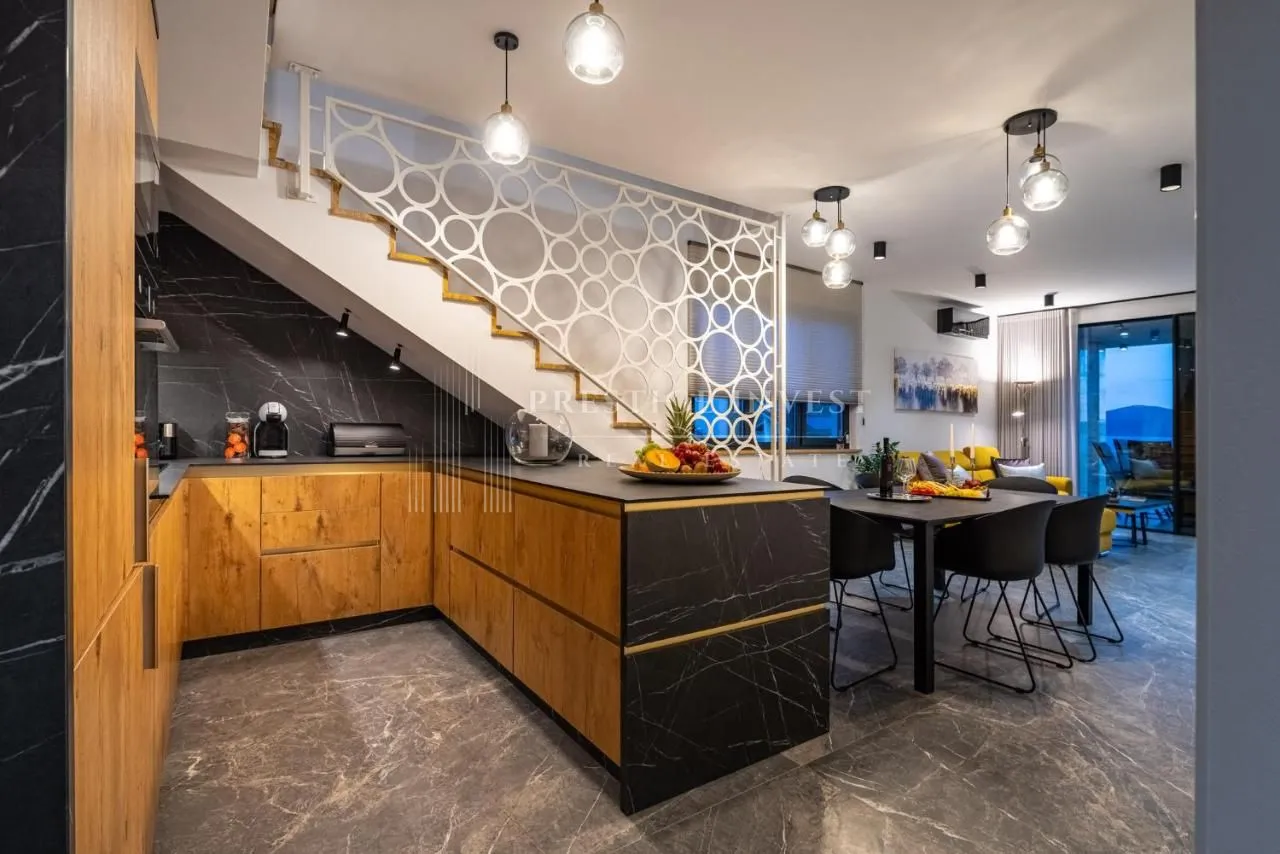 luksuzan penthouse s krovnom terasom-230m2- drugi red uz more - slika 17