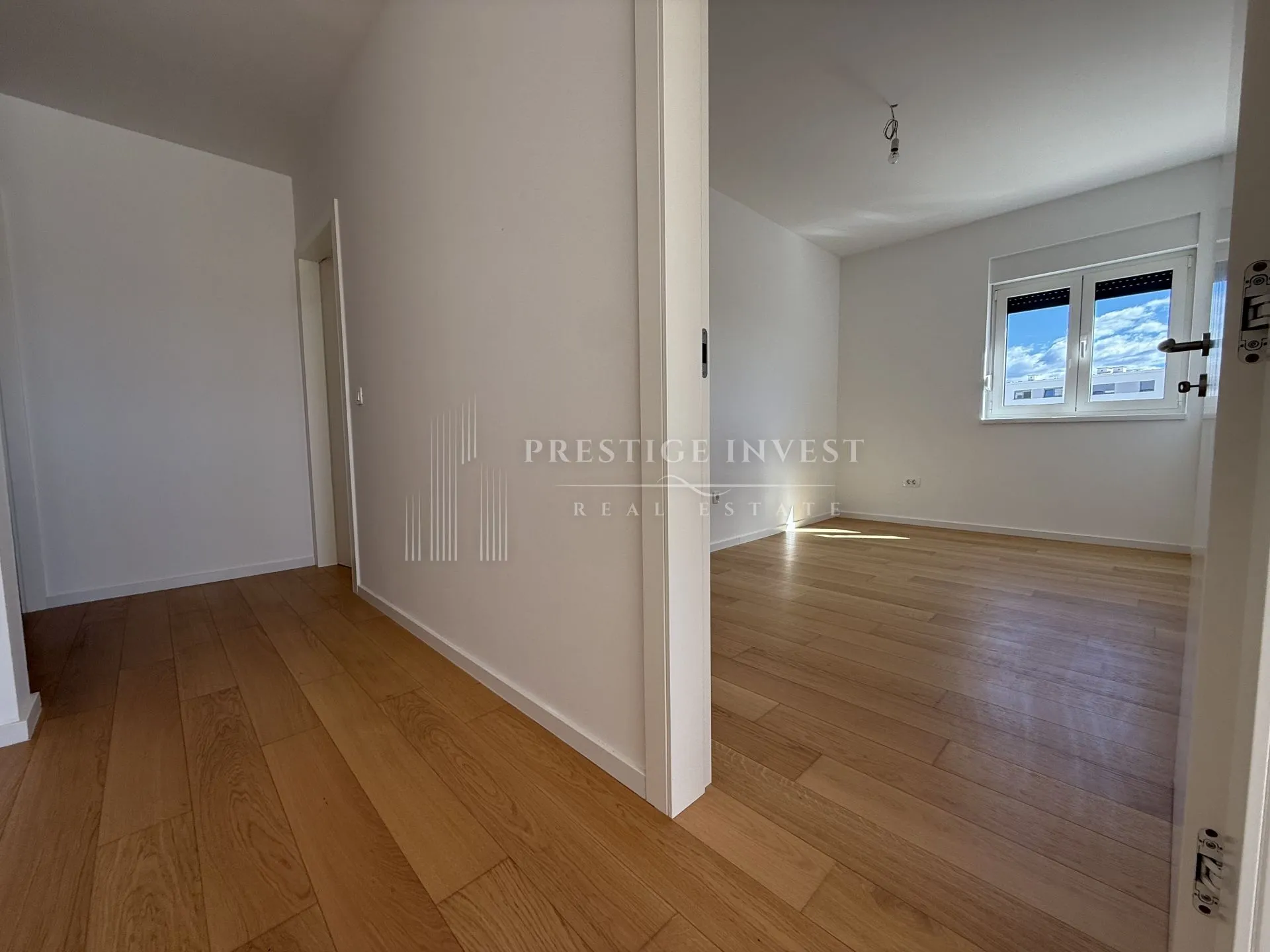 zadar-namješten trosoban penthouse s garažom - slika 17