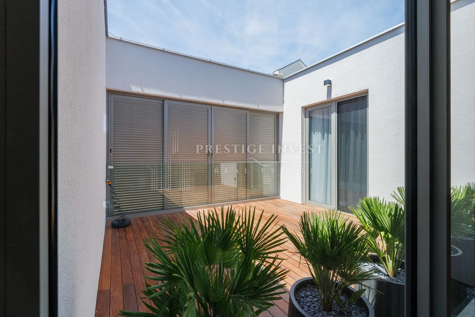 rogoznica- centar- luksuzan namješten penthouse - slika 85