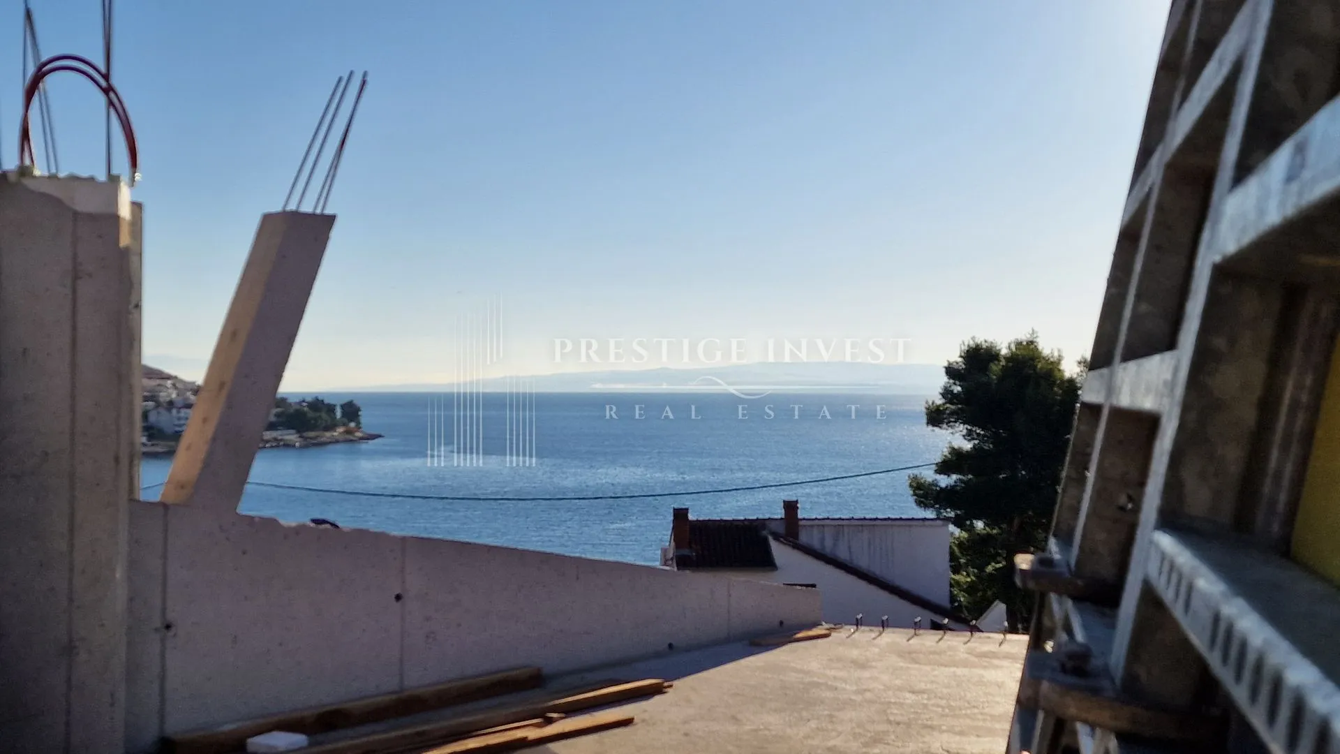 trogir-penthouse s krovnom terasom-103 m2-pogled na more - slika 5