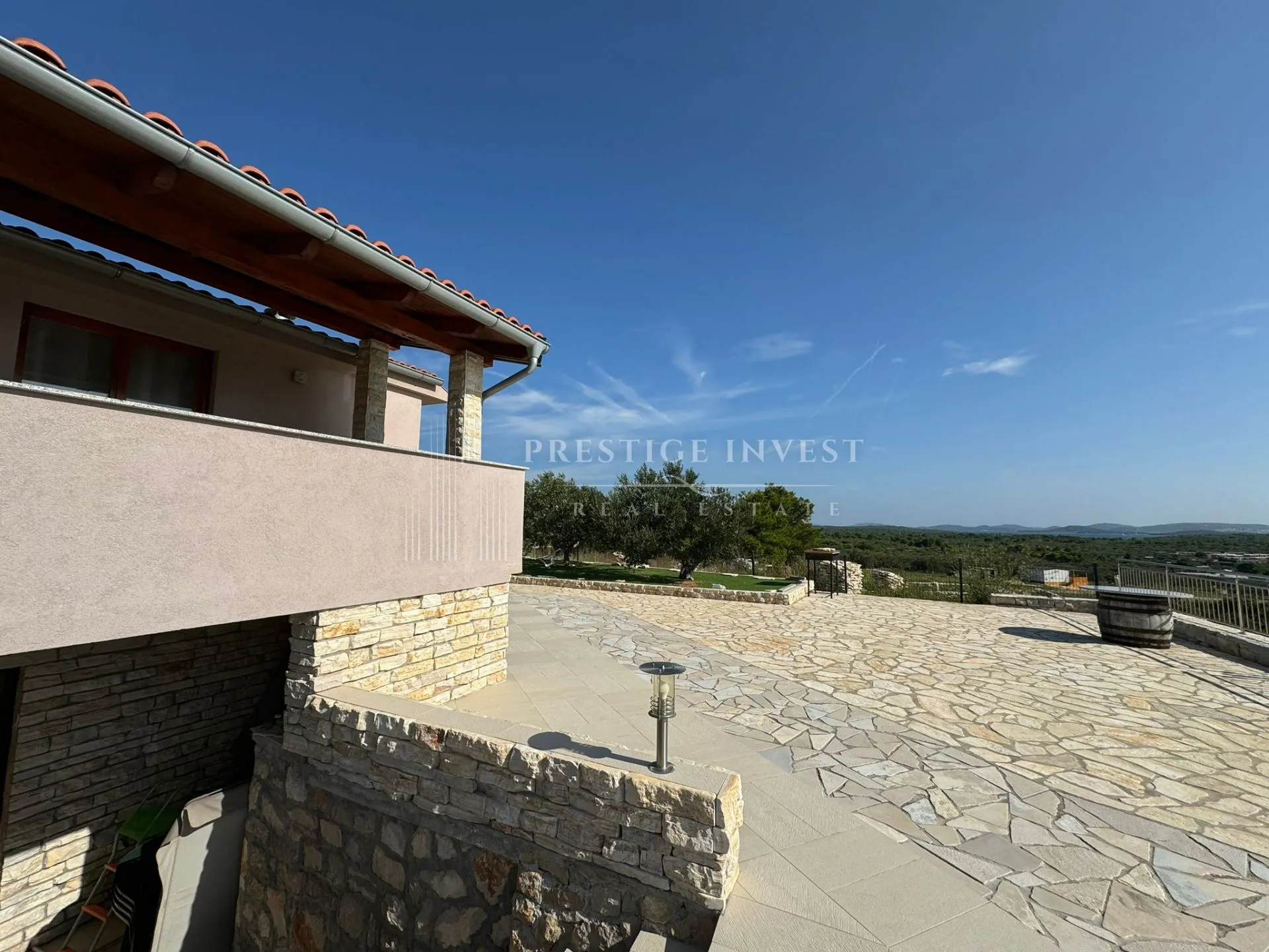 drage-mediteranska villa s bazenom - slika 2