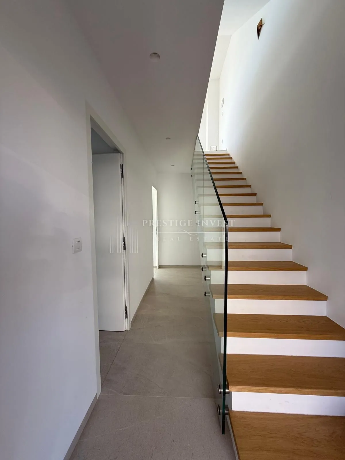luksuzan penthouse s garažom- 1. red uz more - slika 29