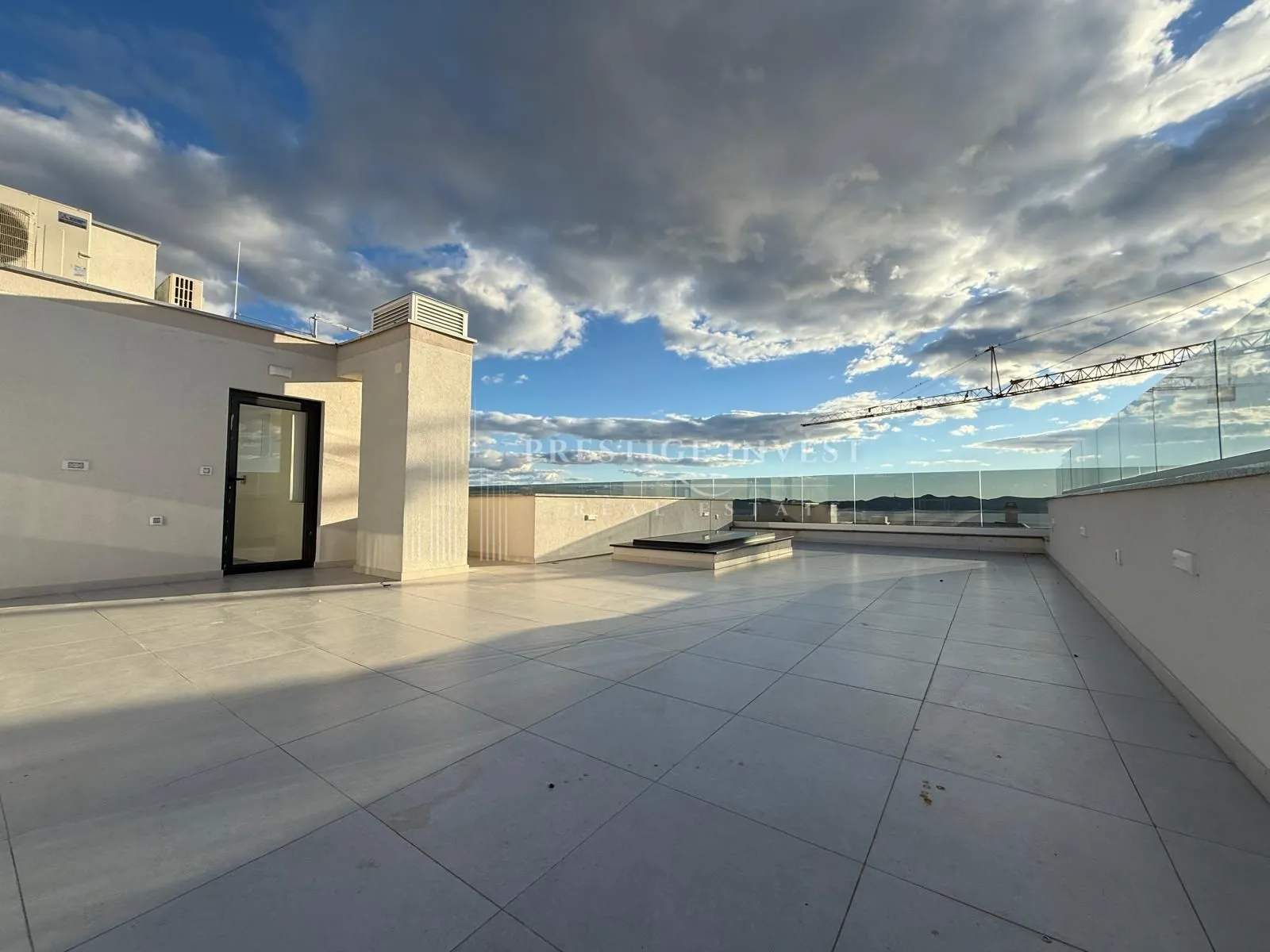 zadar- penthouse s galerijom i krovnom terasom - slika 2