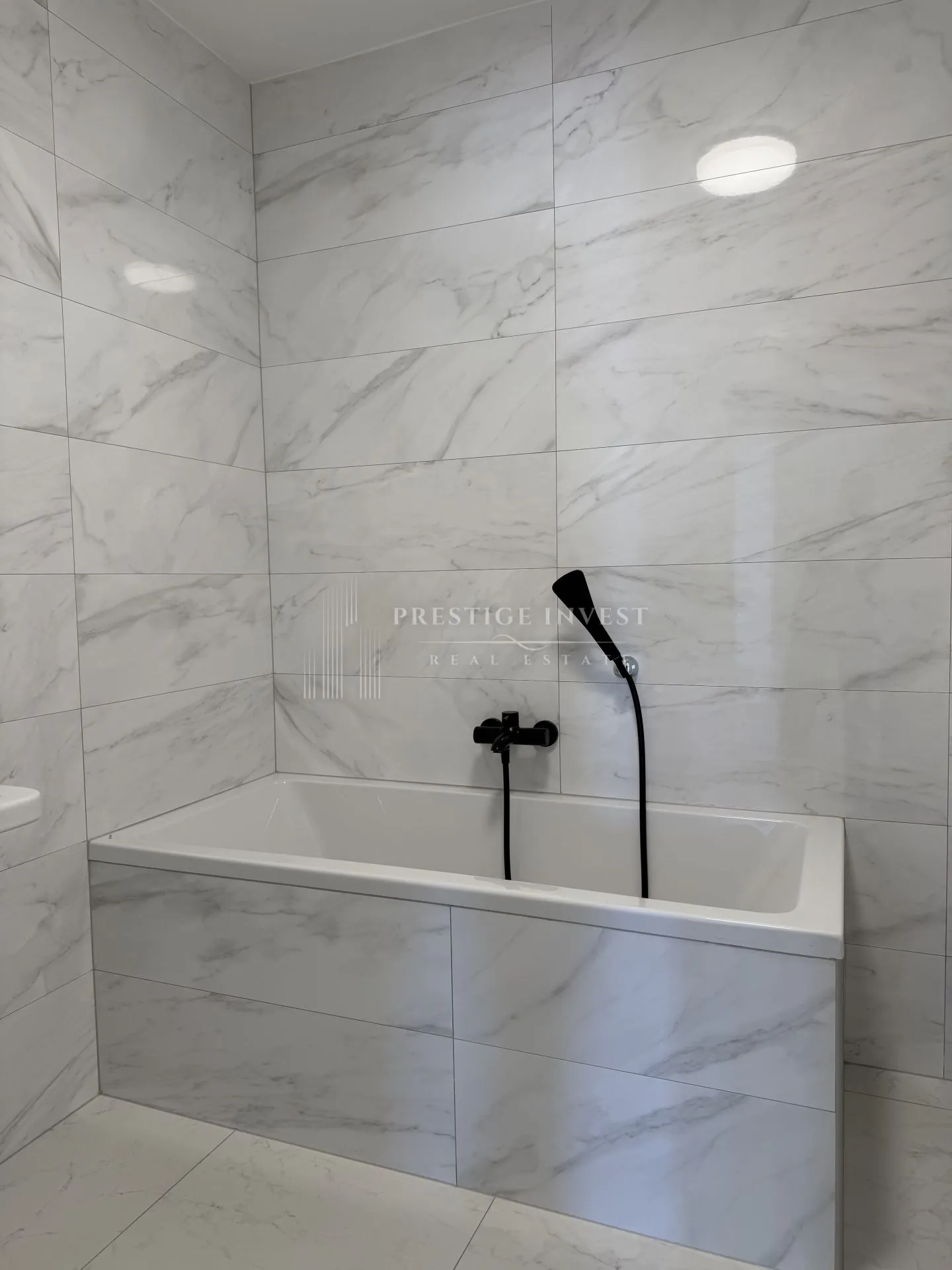 zadar-namješten trosoban penthouse s garažom - slika 28