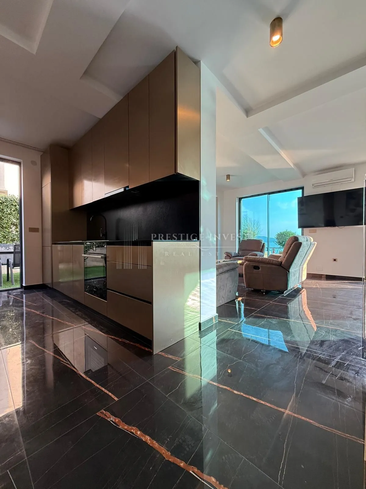 sukošan- luksuzan penthouse prvi red uz more - slika 13
