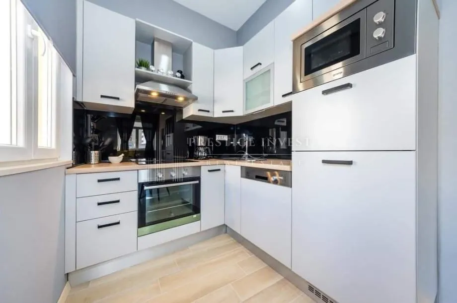 zadar- centar- prvi red uz more- 76m2- prilika - slika 2