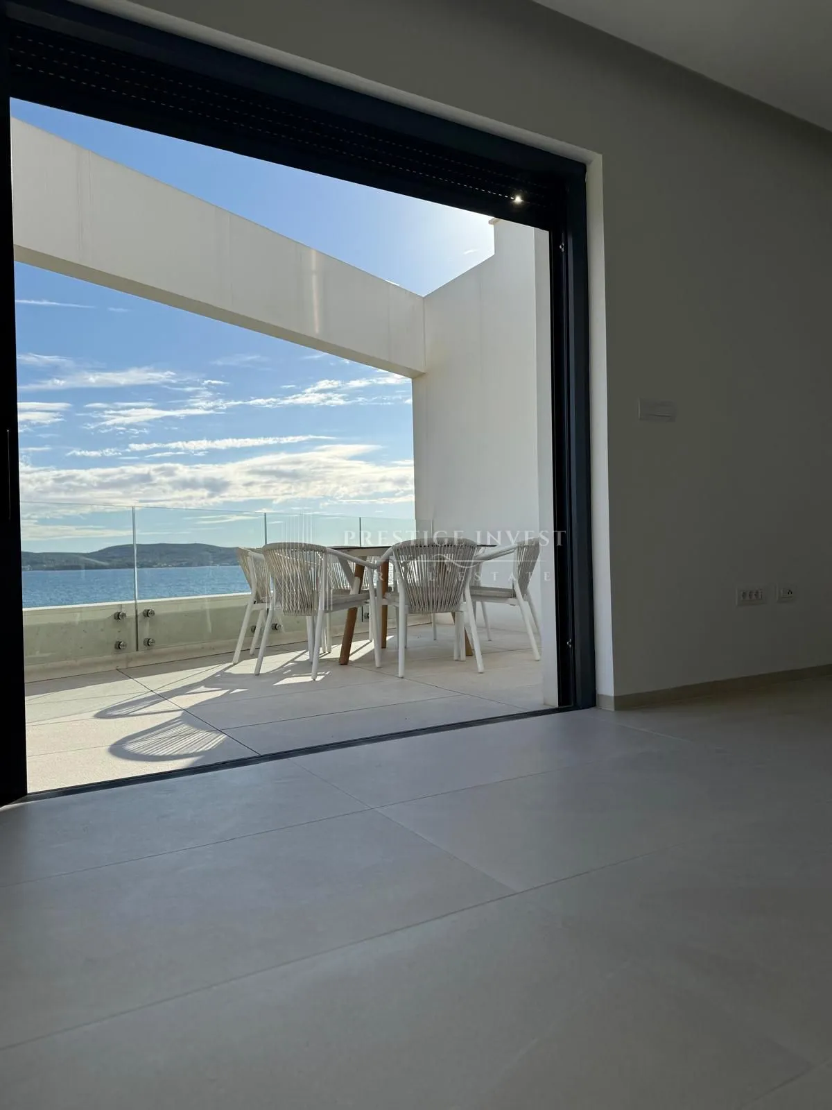 luksuzan penthouse s garažom- 1. red uz more - slika 3
