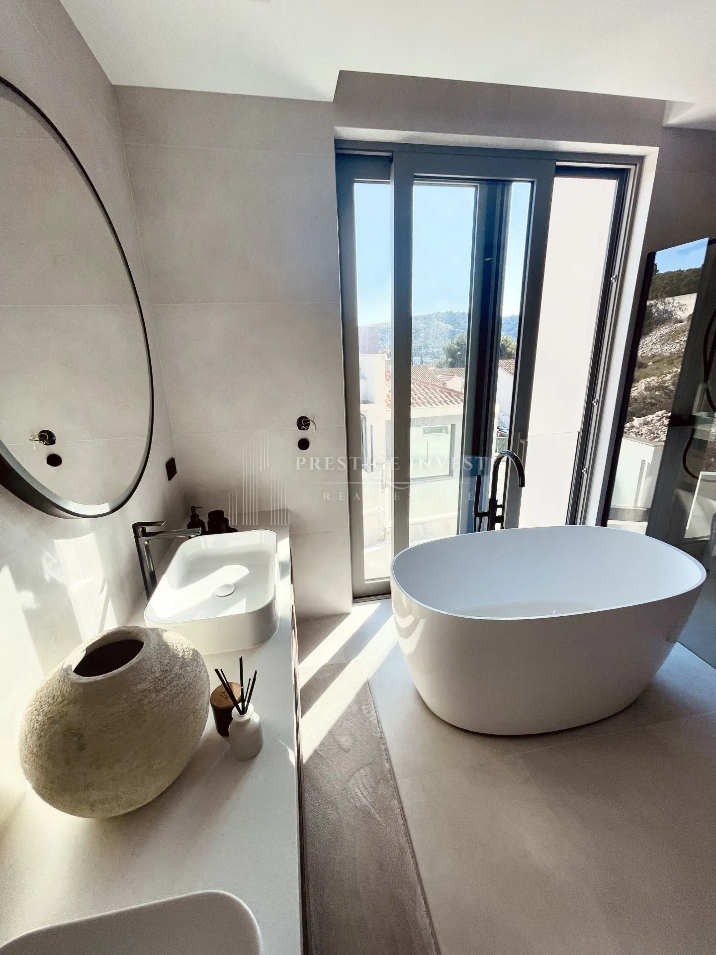 rogoznica- centar- luksuzan namješten penthouse - slika 23