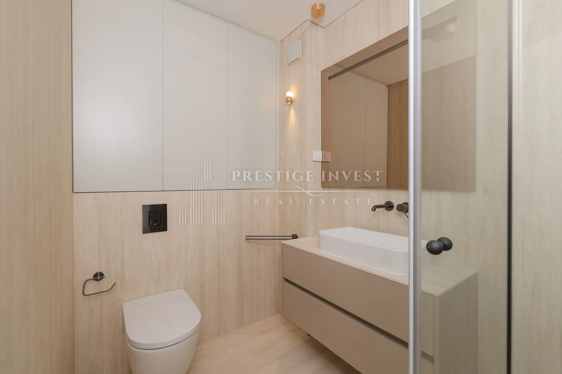 penthouse s privatnim liftom i krovnom terasom- prvi red - slika 25