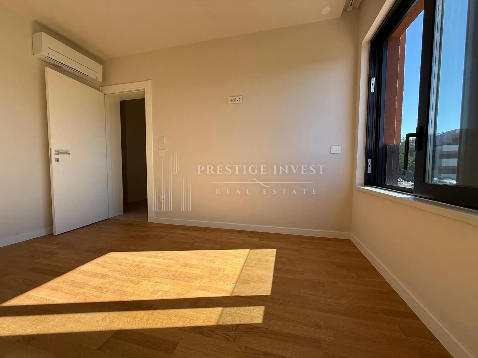 penthouse - s8- trosoban stan prvi red uz more - slika 39
