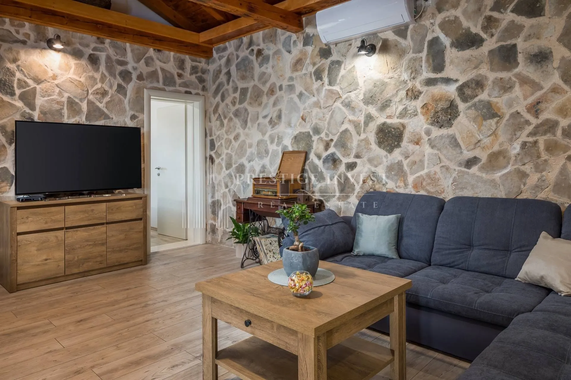 kamena kuća s okućnicom 800m2 i pogledom na more - slika 9