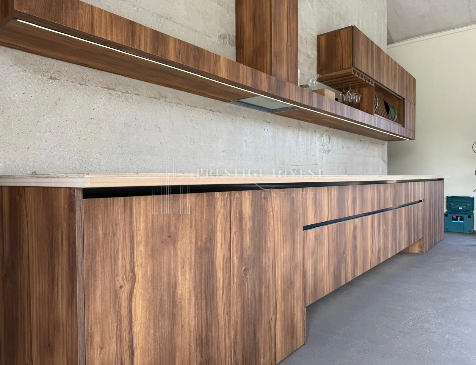 luksuzna prizemnica s 2550m2 okućnice i bazenom - slika 38