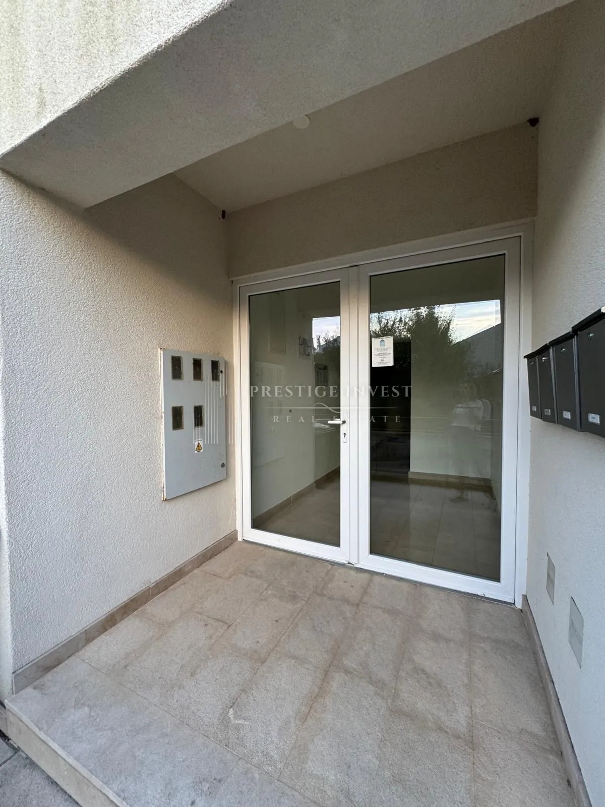 prilika- zadar- prvi red uz more -trosoban stan s garažom - slika 49