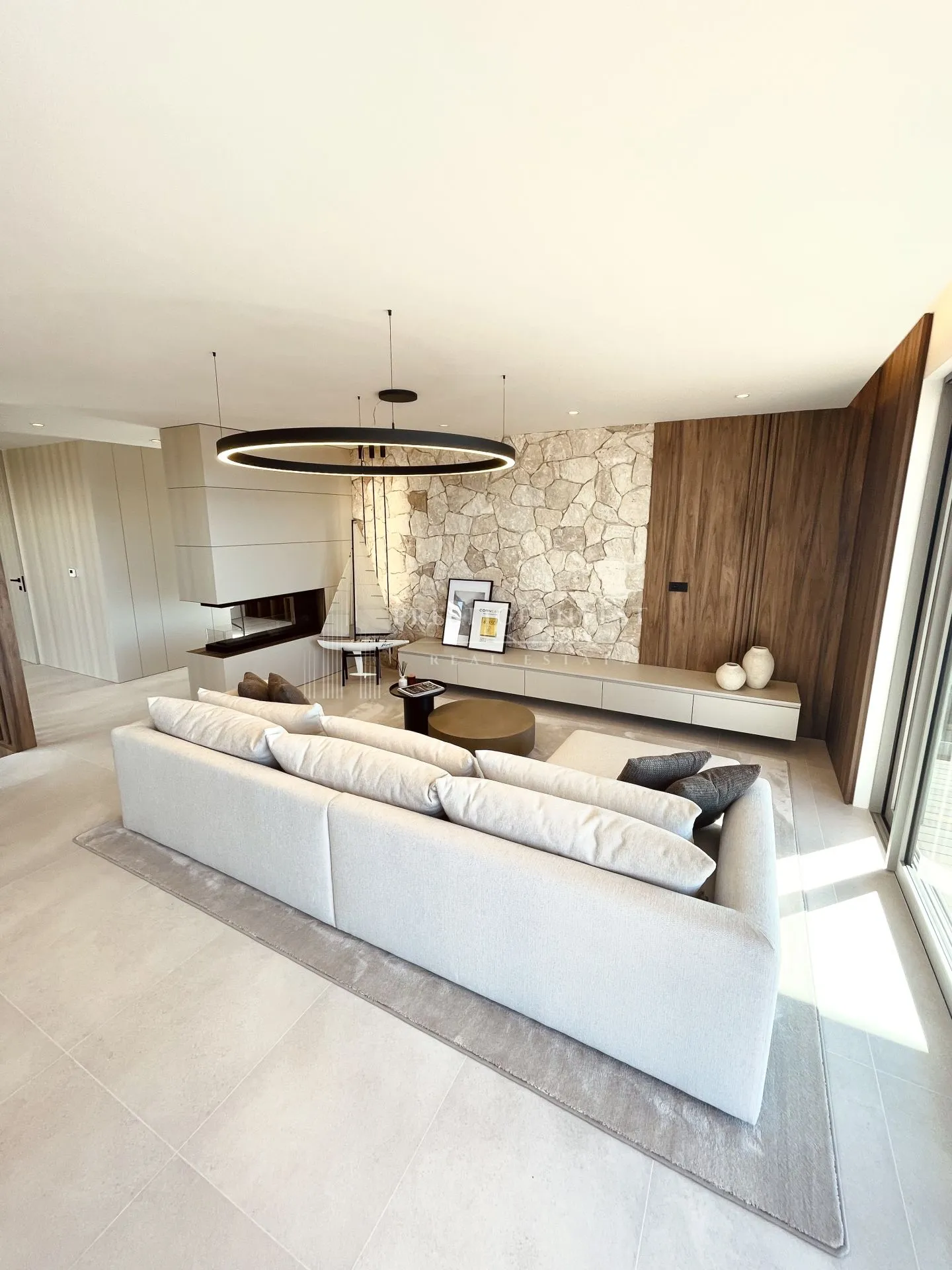 rogoznica- centar- luksuzan namješten penthouse - slika 24