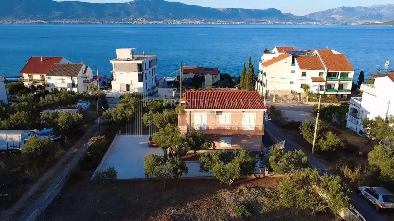 Kuća, Slatine, drugi red od mora - Slatine, Split