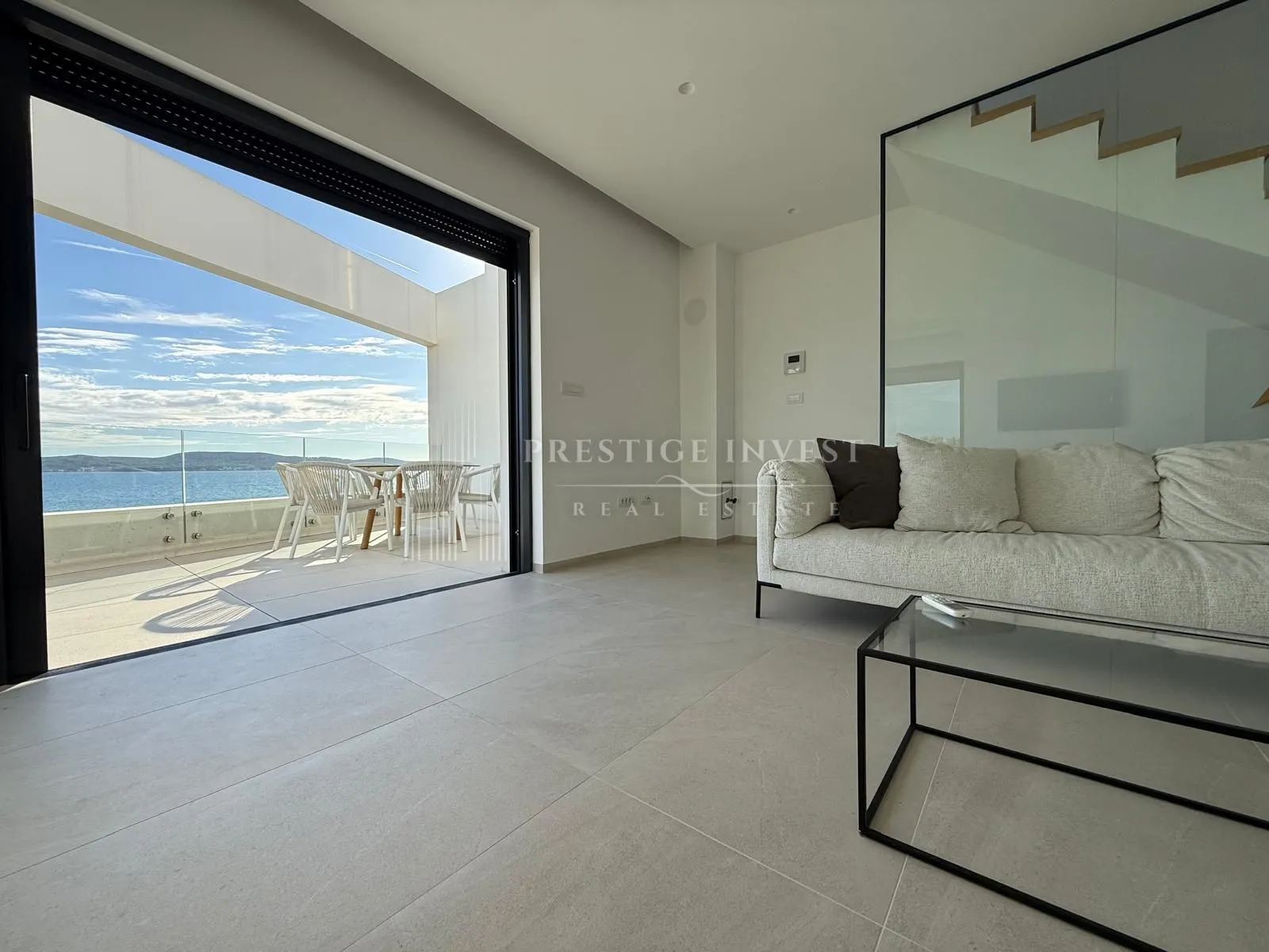 luksuzan penthouse s garažom- 1. red uz more - slika 12
