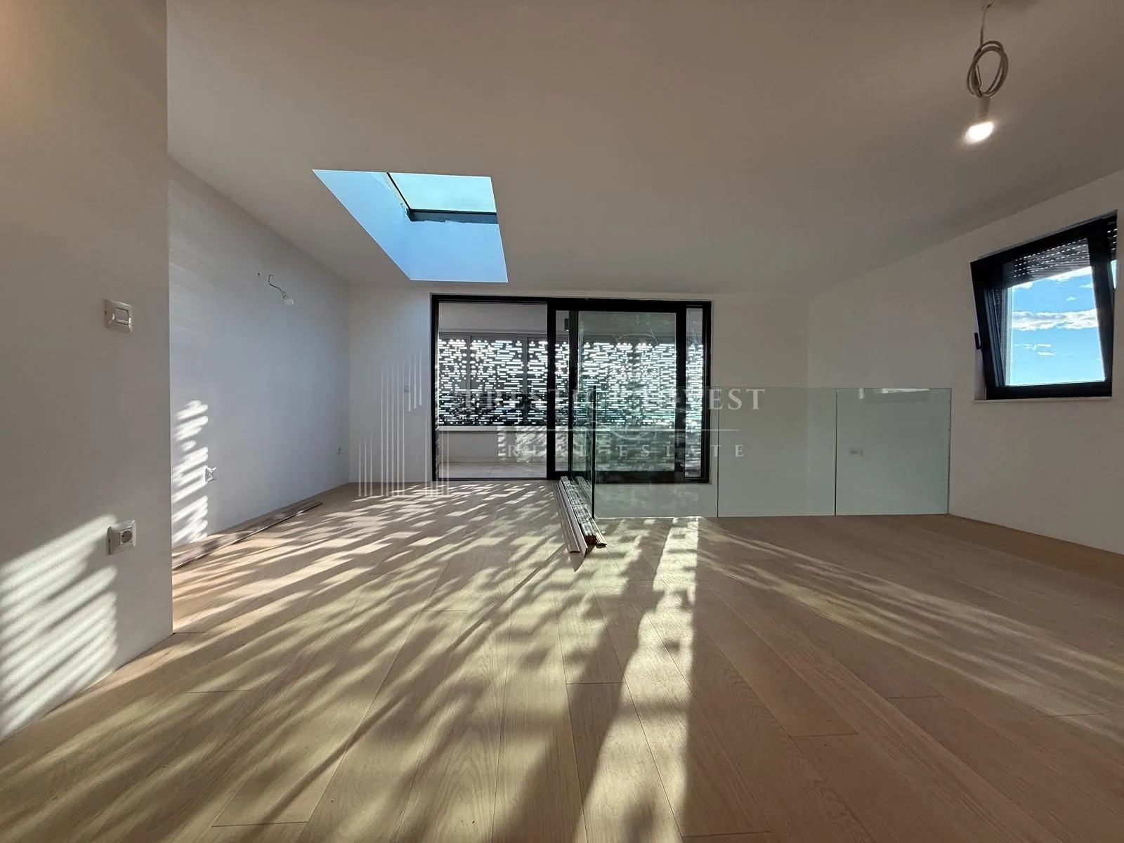zadar- penthouse s galerijom i krovnom terasom - slika 33