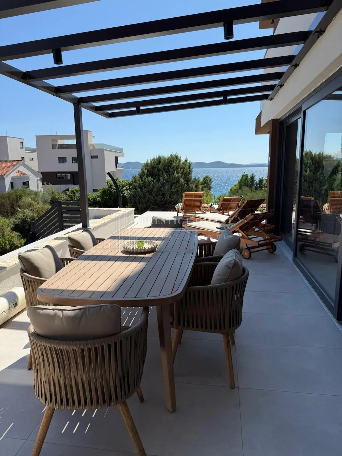 Peterosoban stan s bazenom- GARAŽA- POGLED NA MORE - Kožino, Zadar