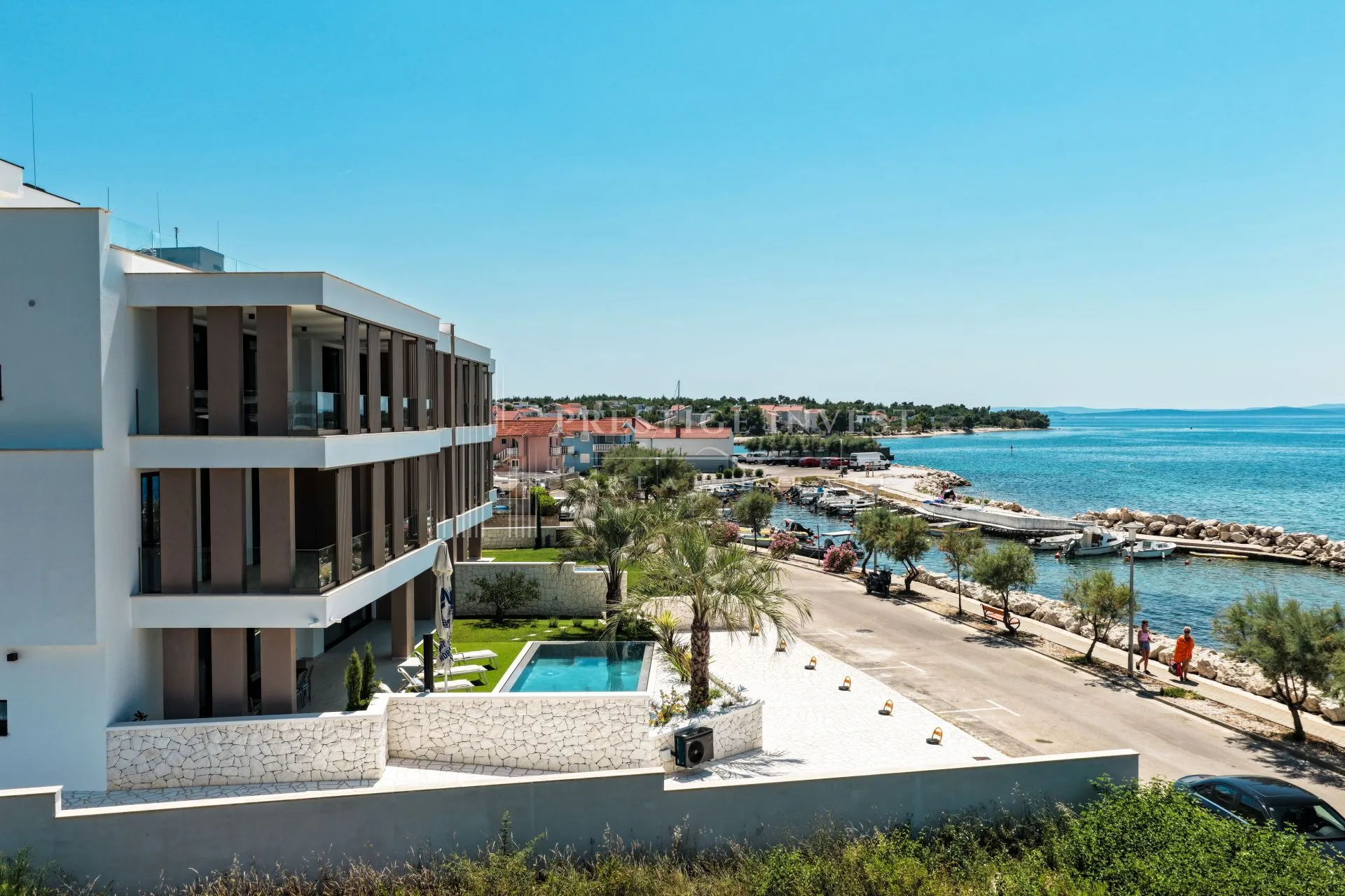penthouse s privatnim liftom i krovnom terasom- prvi red - slika 36