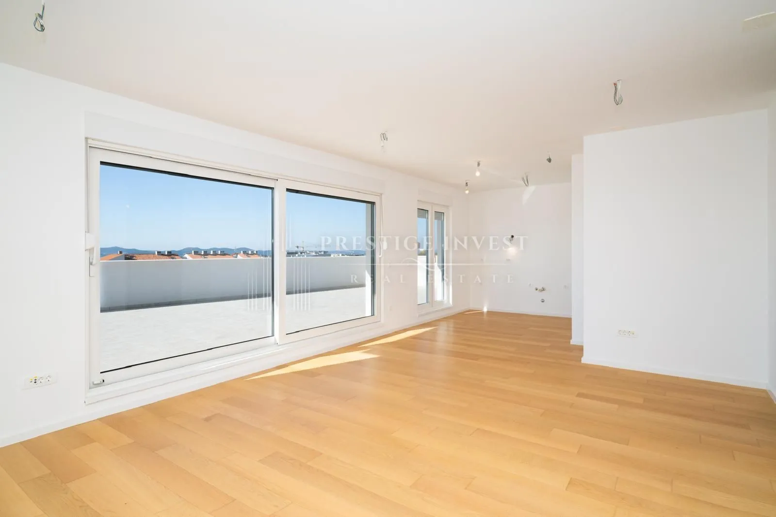 zadar-namješten trosoban penthouse s garažom - slika 24