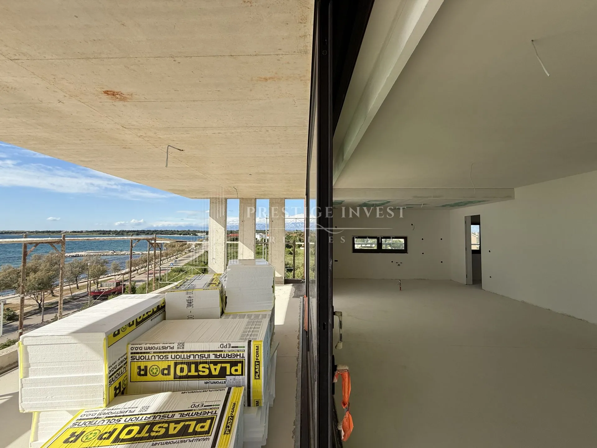 penthouse- prvi red uz more- privatni lift- 343m2 - slika 4