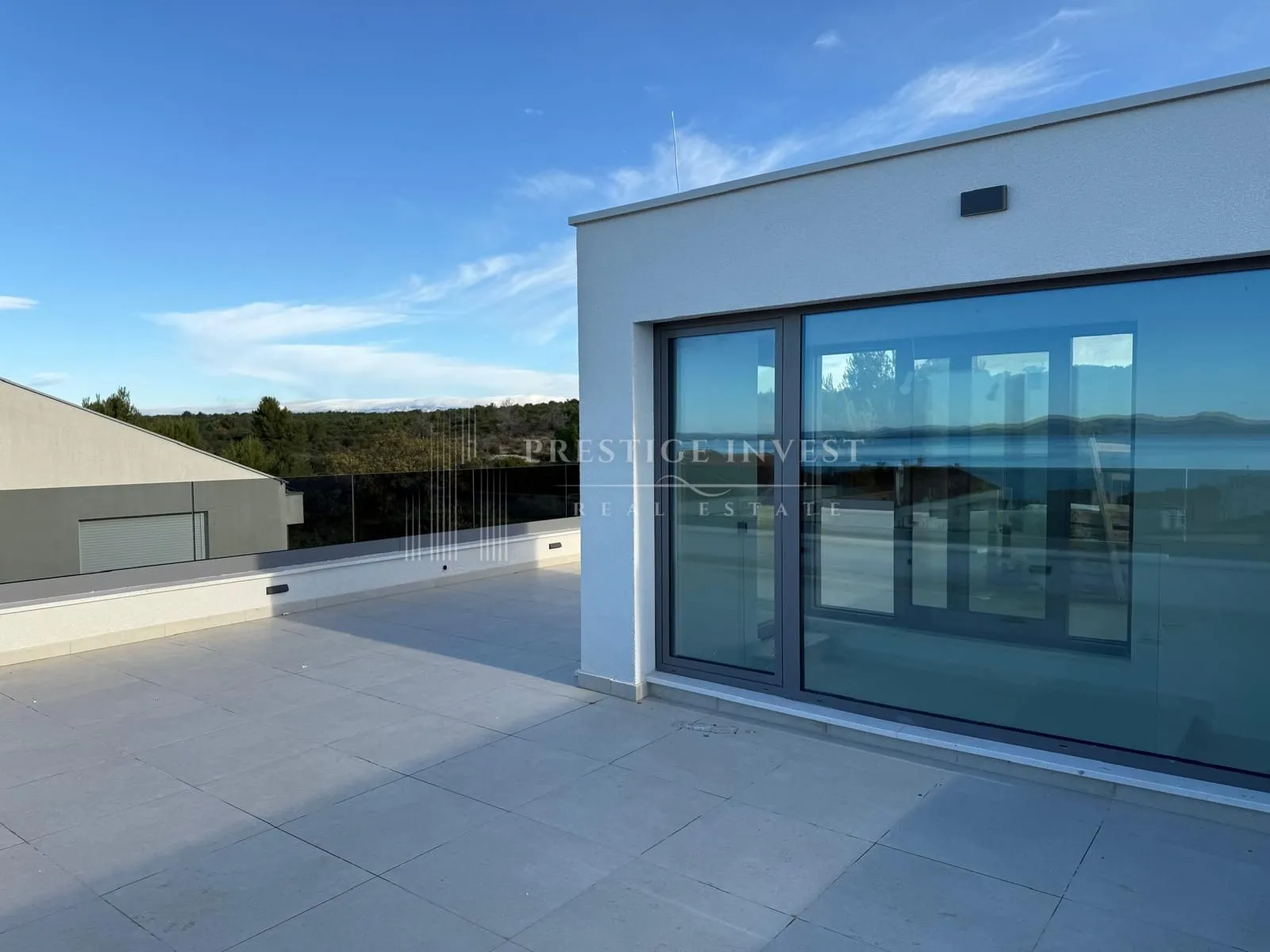 borik- penthouse s5 s krovnom terasom-pogled na more-garaža - slika 47