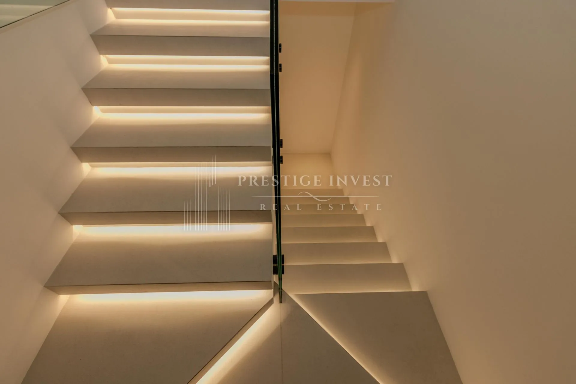 zadar- luksuzan penthouse s pogledom na more- blizina plaže - slika 44