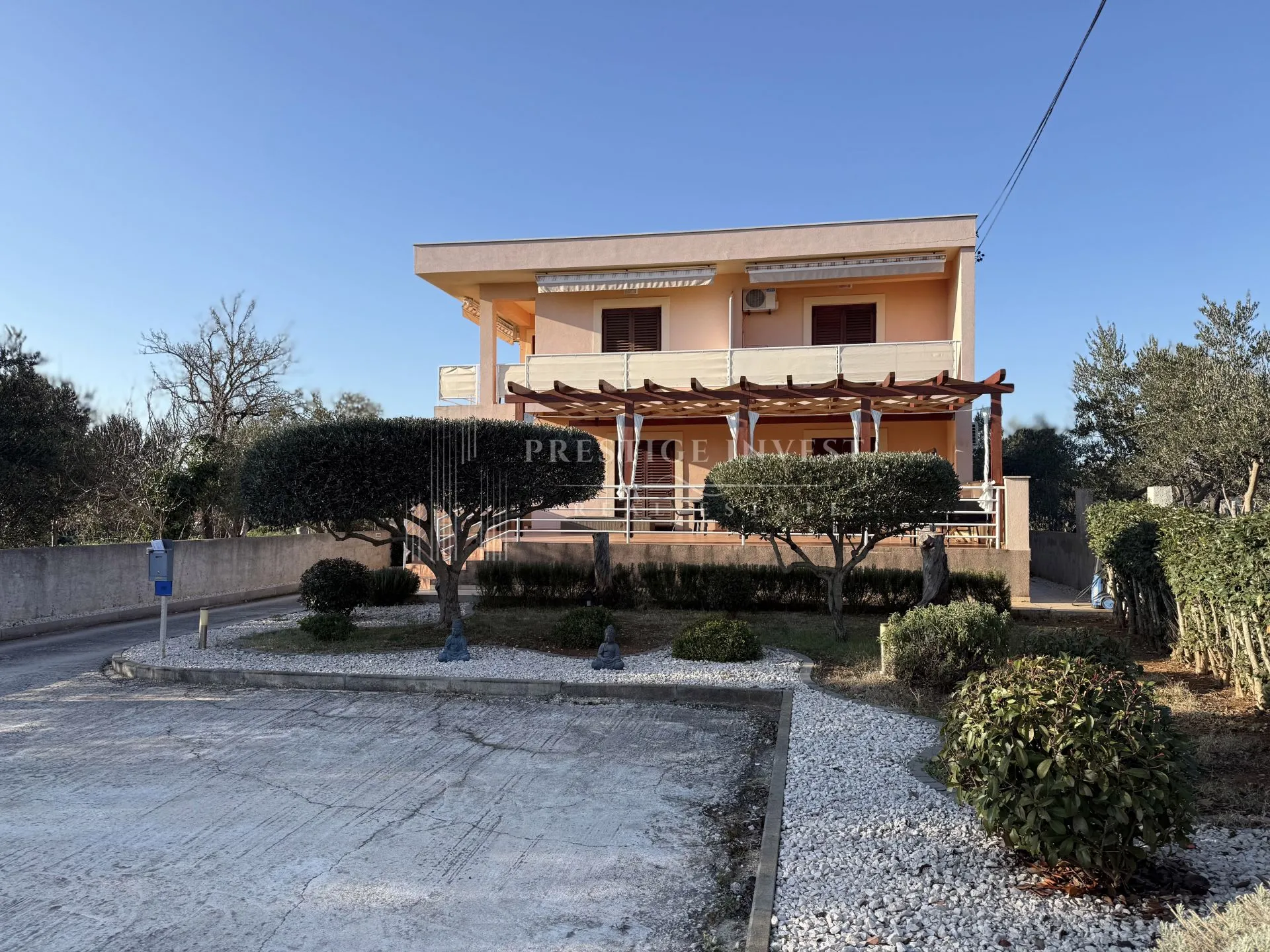 sukošan- apartmanska kuća -1900m2- 150m od plaže - slika 35