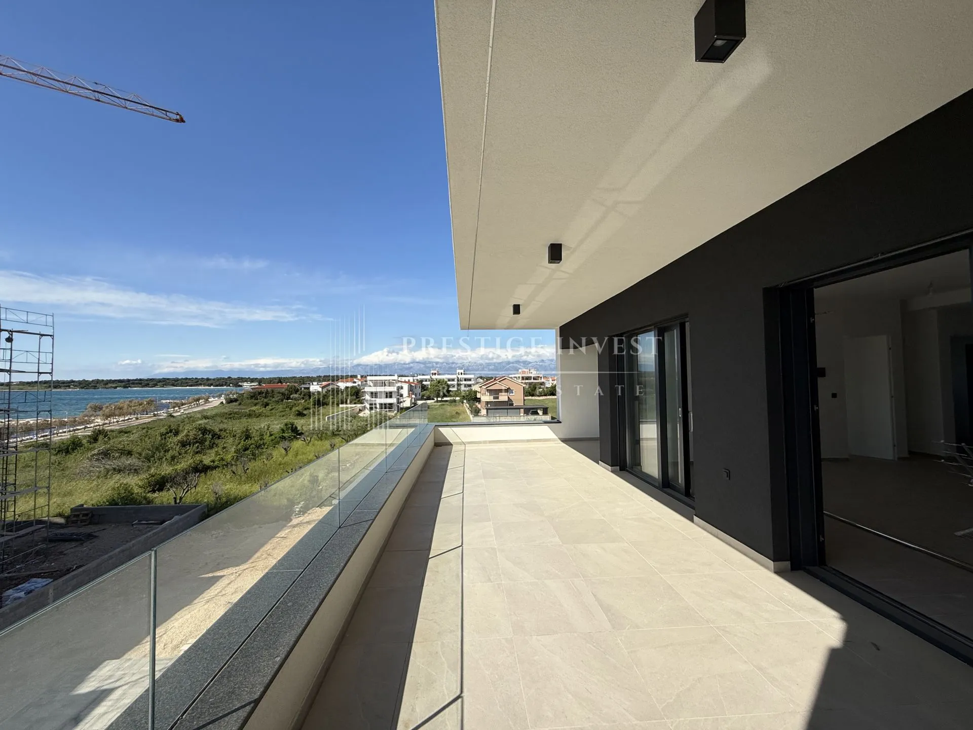 luksuzan penthouse pogled na more- s7 - drugi red uz more - slika 13