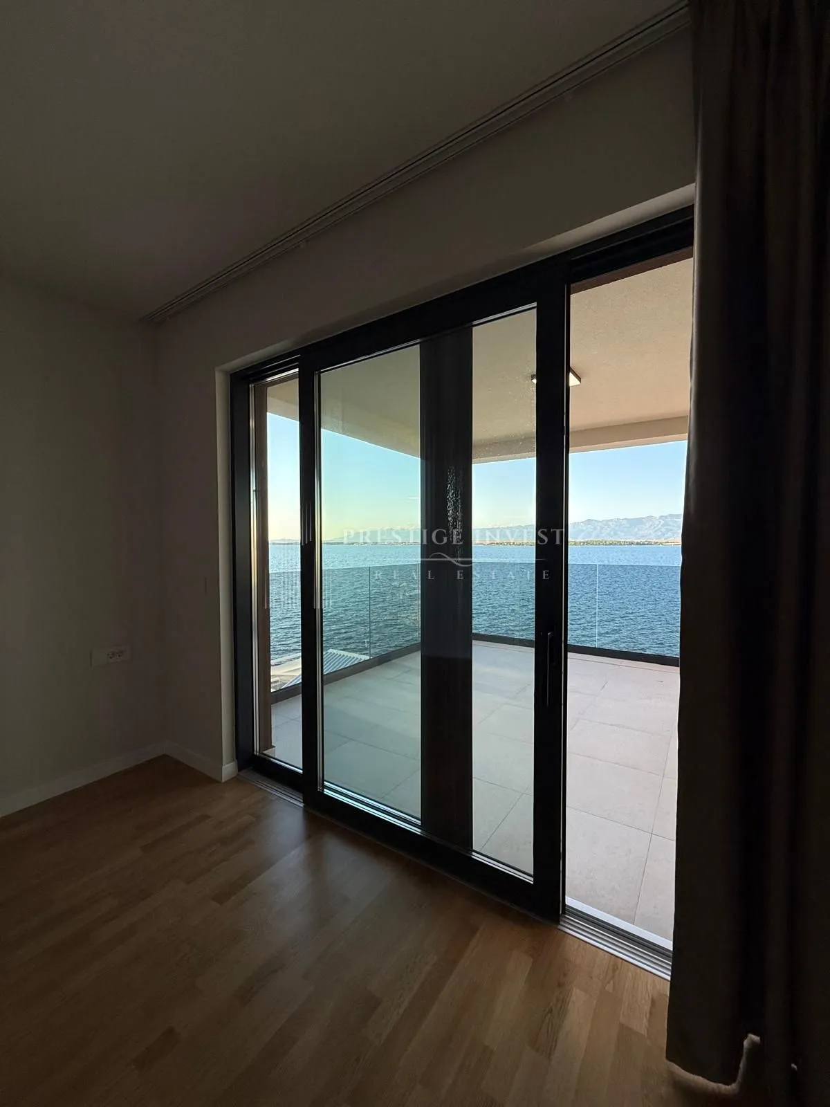 penthouse - s8- trosoban stan prvi red uz more - slika 37