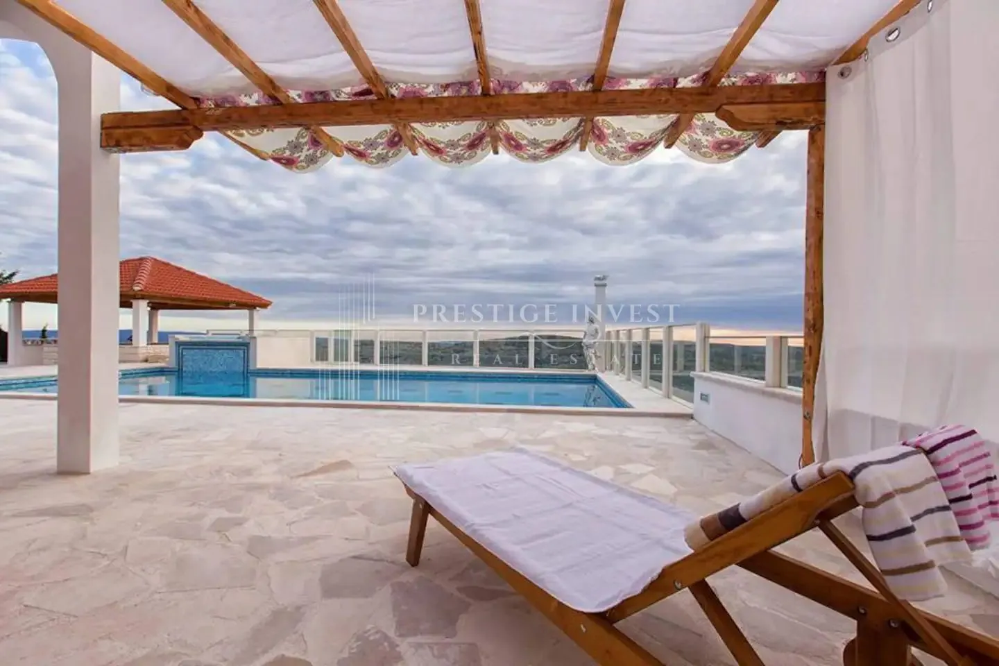 luksuzna vila s bazenom s panoramskim pogledom na split - slika 9